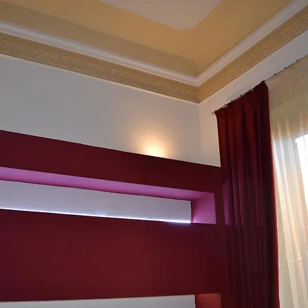 Nocleg ze śniadaniem The Queens Foggia