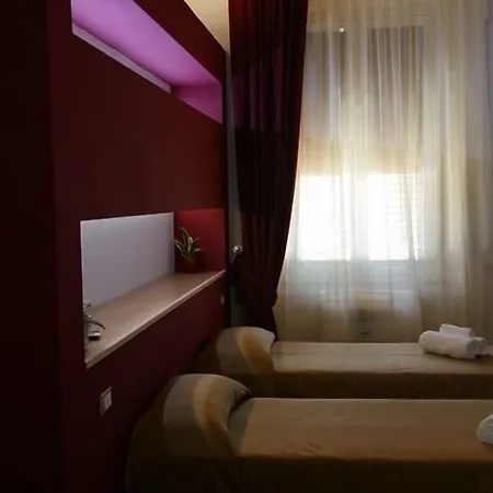 Nocleg ze śniadaniem The Queens Foggia