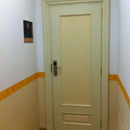 Nocleg ze śniadaniem The Queens Foggia