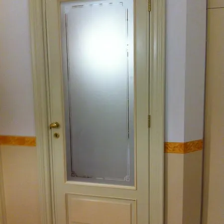 The Queens Alojamento de Acomodação e Pequeno-almoço 4*